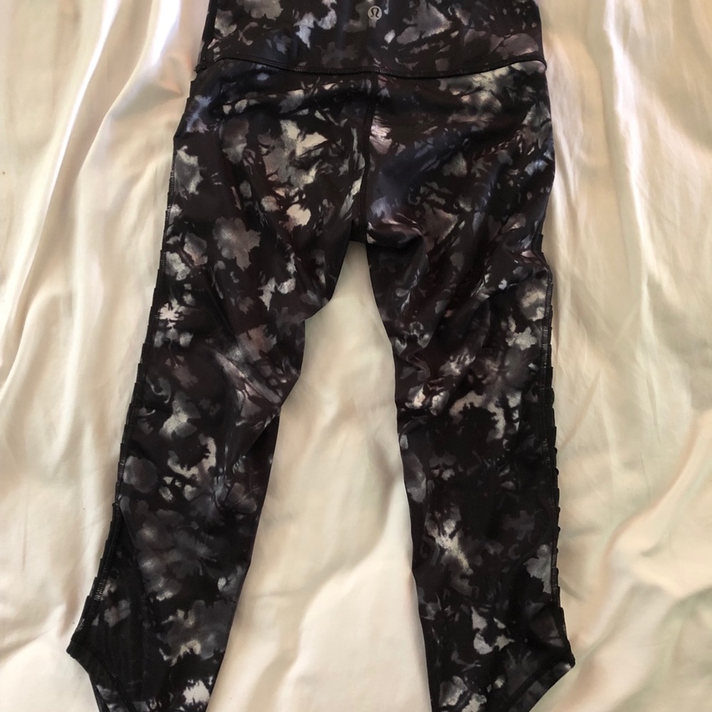 Lululemon cropped leggings